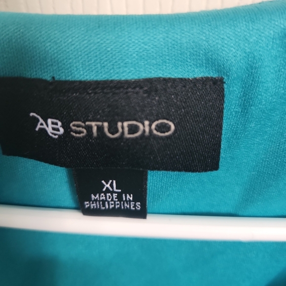 AB Studio Turquoise Sleeveless Blouse - Picture 2 of 2
